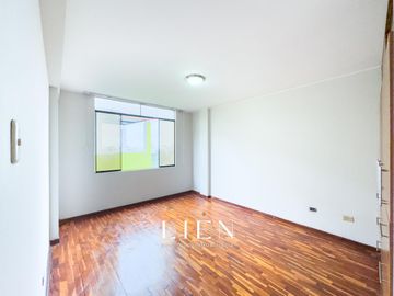 Flat de 3 habitaciones | Más de 95m2 | Cerca a parque y estación de Tren