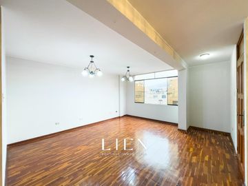 Flat de 3 habitaciones | Más de 95m2 | Cerca a parque y estación de Tren