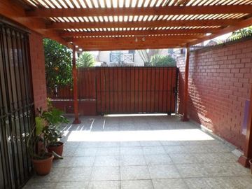 HOGAR EN MAIPÚ, BUENA UBICACION