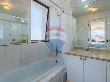 Departamento Duplex, Las Condes 4D+3B+2E+1B