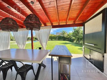 Casa de 3 dormitorios, dependencia, pileta en venta, Barrio Cerrado, Escobar