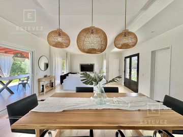 Casa de 3 dormitorios, dependencia, pileta en venta, Barrio Cerrado, Escobar