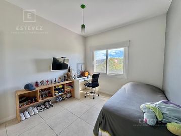 Casa de 3 dormitorios, dependencia, pileta en venta, Barrio Cerrado, Escobar