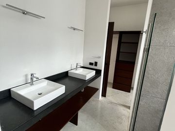 Casa en Venta de una Planta Blanca Residencial