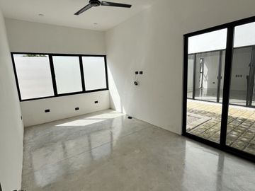 Casa en Venta de una Planta Blanca Residencial