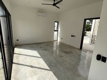 Casa en Venta de una Planta Blanca Residencial