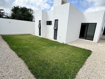 Casa en Venta de una Planta Blanca Residencial