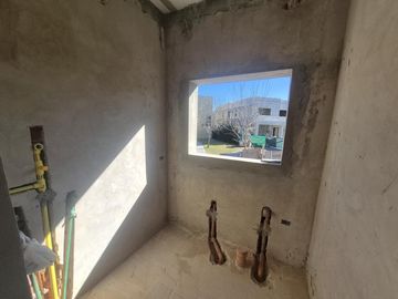 Casa en Venta en Santa Elena a Terminar (esta en obra gris) Pilar del Este