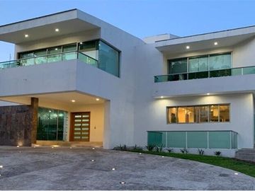 CASA EN PUERTA DE HIERRO - NAVARRA CONDOMINIO