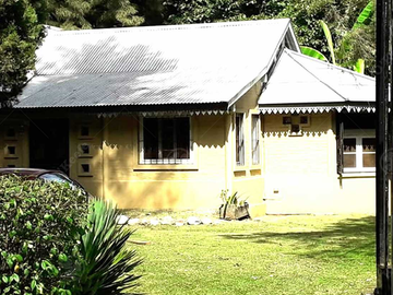 Quinta en venta. El Pato, sobre lote de 1200 m2. 6 ambientes con Pileta