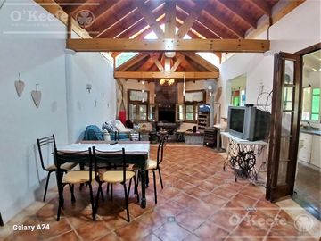 Quinta en venta. El Pato, sobre lote de 1200 m2. 6 ambientes con Pileta