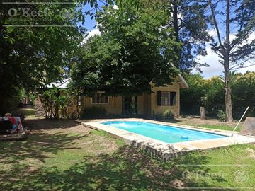 Quinta en venta. El Pato, sobre lote de 1200 m2. 6 ambientes con Pileta