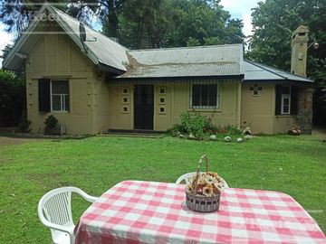 Quinta en venta. El Pato, sobre lote de 1200 m2. 6 ambientes con Pileta