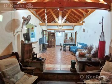 Quinta en venta. El Pato, sobre lote de 1200 m2. 6 ambientes con Pileta