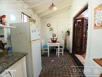 Quinta en venta. El Pato, sobre lote de 1200 m2. 6 ambientes con Pileta