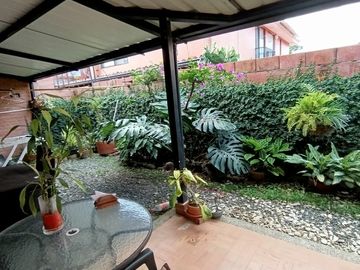 Vendo Casa De Dos Plantas En Conjunto Residencial La Herrería 5, Hacienda El Castillo.