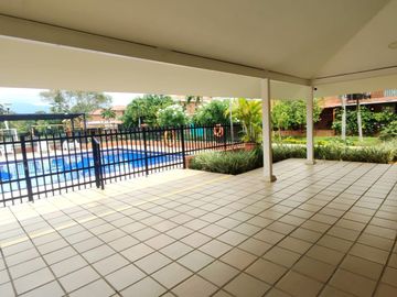 Vendo Casa De Dos Plantas En Conjunto Residencial La Herrería 5, Hacienda El Castillo.