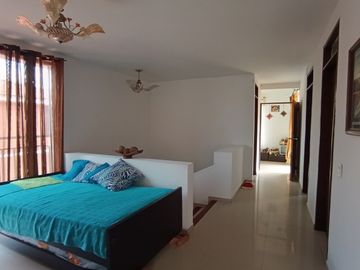 Vendo Casa De Dos Plantas En Conjunto Residencial La Herrería 5, Hacienda El Castillo.
