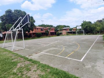 Vendo Casa De Dos Plantas En Conjunto Residencial La Herrería 5, Hacienda El Castillo.