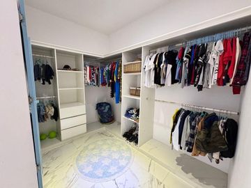 CASA EN VENTA DE ENTREGA INMEDIATA EN RPIVADA BLUE CEDAR, KIKTEIL.