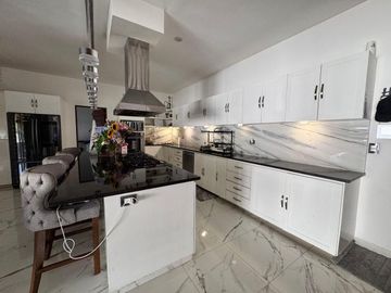 CASA EN VENTA DE ENTREGA INMEDIATA EN RPIVADA BLUE CEDAR, KIKTEIL.