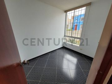 Venta de Casa de 3 pisos + azotea en Urbanización VillaClub III – Carabayllo