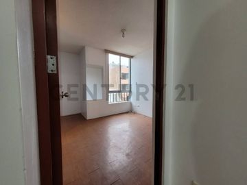 Venta de Casa de 3 pisos + azotea en Urbanización VillaClub III – Carabayllo