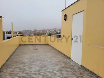 Venta de Casa de 3 pisos + azotea en Urbanización VillaClub III – Carabayllo