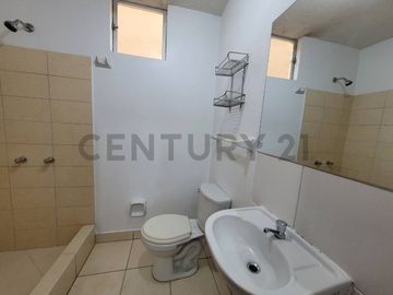 Venta de Casa de 3 pisos + azotea en Urbanización VillaClub III – Carabayllo