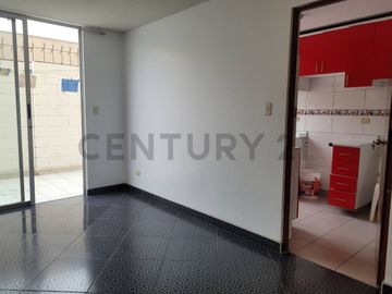 Venta de Casa de 3 pisos + azotea en Urbanización VillaClub III – Carabayllo