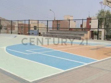 Venta de Casa de 3 pisos + azotea en Urbanización VillaClub III – Carabayllo