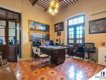 Increíble Residencia en García Ginerés en Venta