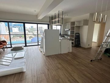 VENTA DE DUPLEX DE 2 DORMITORIOS EN MIRAFLORES