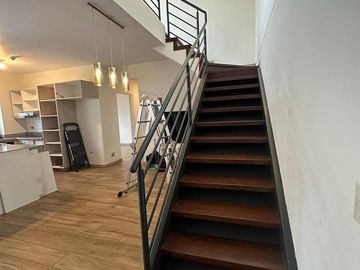 VENTA DE DUPLEX DE 2 DORMITORIOS EN MIRAFLORES