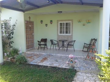 Sea Confiable vende  propiedad (2  viviendas )ubicada en Pesé