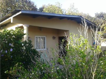 Sea Confiable vende  propiedad (2  viviendas )ubicada en Pesé