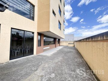 Renta de Oficina, Sector El Triángulo - Frente Col. Giovanni Farina