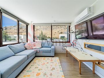 Casa En Venta De 5 Dorm. En Colina