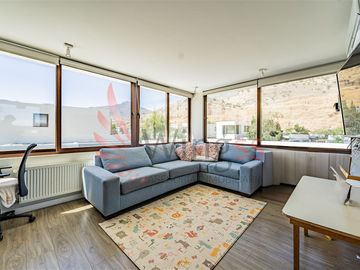 Casa En Venta De 5 Dorm. En Colina