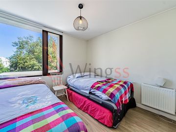 Casa En Venta De 5 Dorm. En Colina