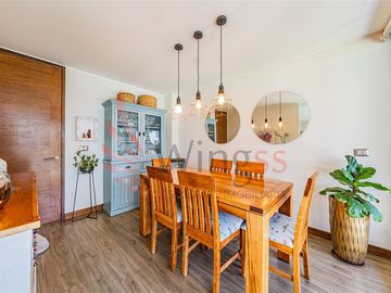 Casa En Venta De 5 Dorm. En Colina