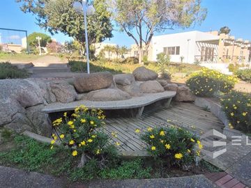Departamento En Venta De 3 Dorm. En El Quisco Norte