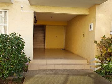Departamento En Venta De 3 Dorm. En El Quisco Norte