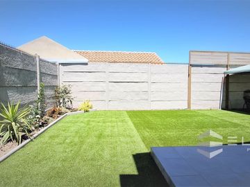 Casa De 82m2, 3 Dorm. 3b En Venta, La Cruz Oportunidad Única