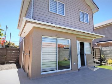 Casa De 82m2, 3 Dorm. 3b En Venta, La Cruz Oportunidad Única