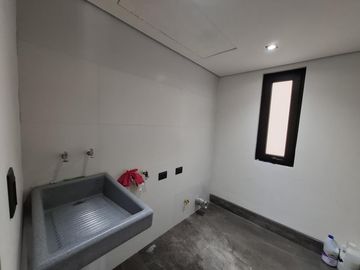 CASA EN VENTA SAN PEDRO GARZA GARCIA REMODELADA