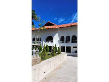 VENTA LUJOSA CASA UBICADA EN CAUJARAL