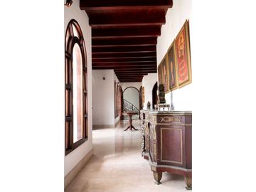 VENTA LUJOSA CASA UBICADA EN CAUJARAL