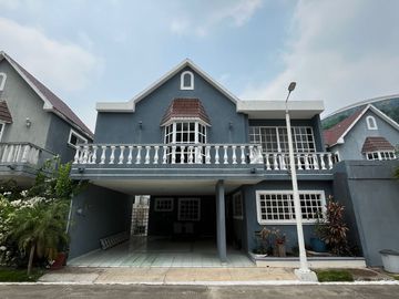 Venta de Casa Amplia 4 Recámaras en Privada con Alberca en zona Tabasco 2000.