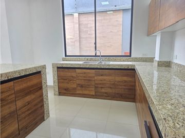 VENTA CASA NUEVA CON PISCINA EN PLAZA ASTURIAS SANTO DOMINGO